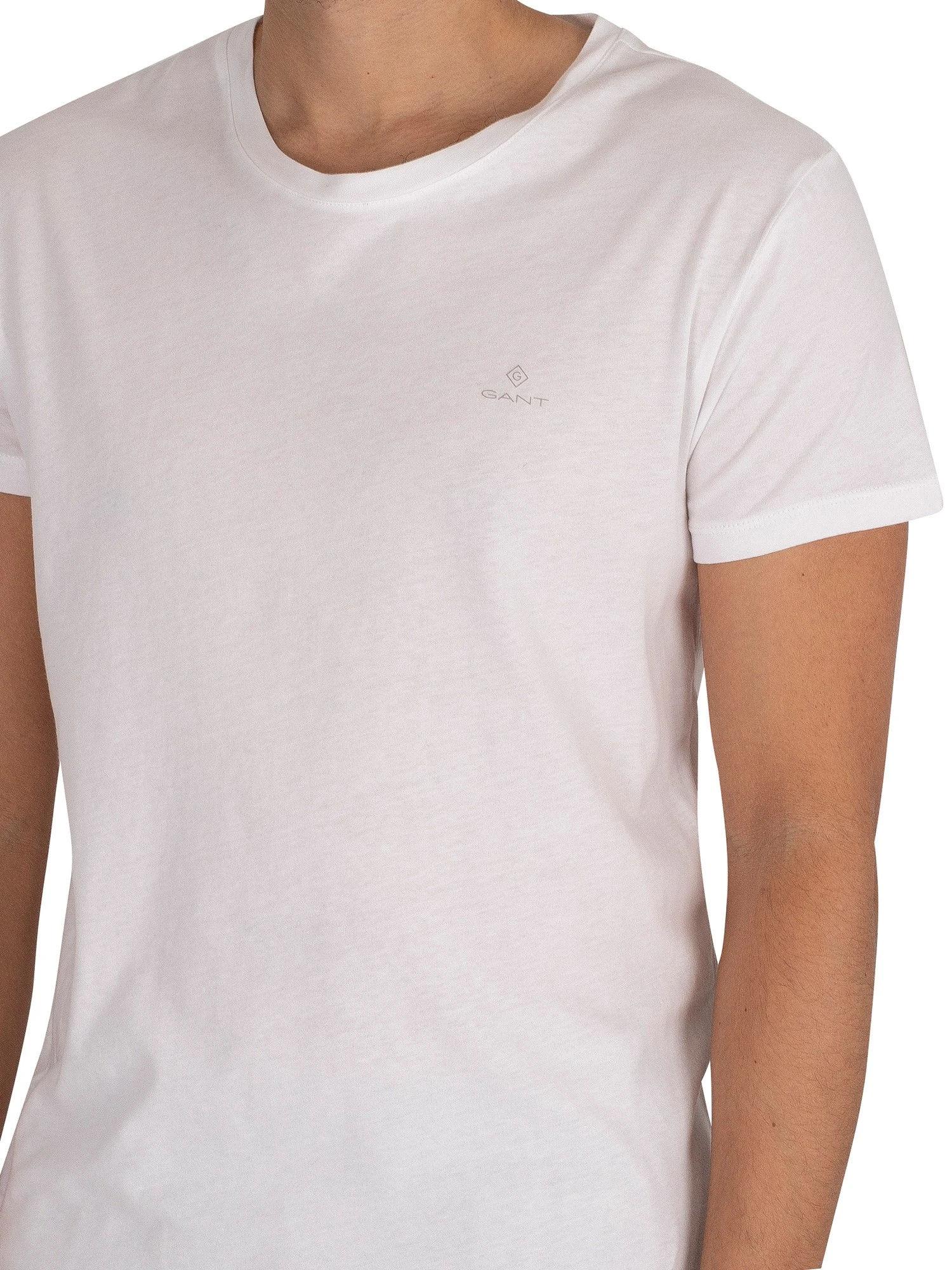 GANT 2 Pack Lounge Essentials T-Shirt - Black/White 4 GANT 2 Pack Lounge Essentials T-Shirt - Black/White - Image 4