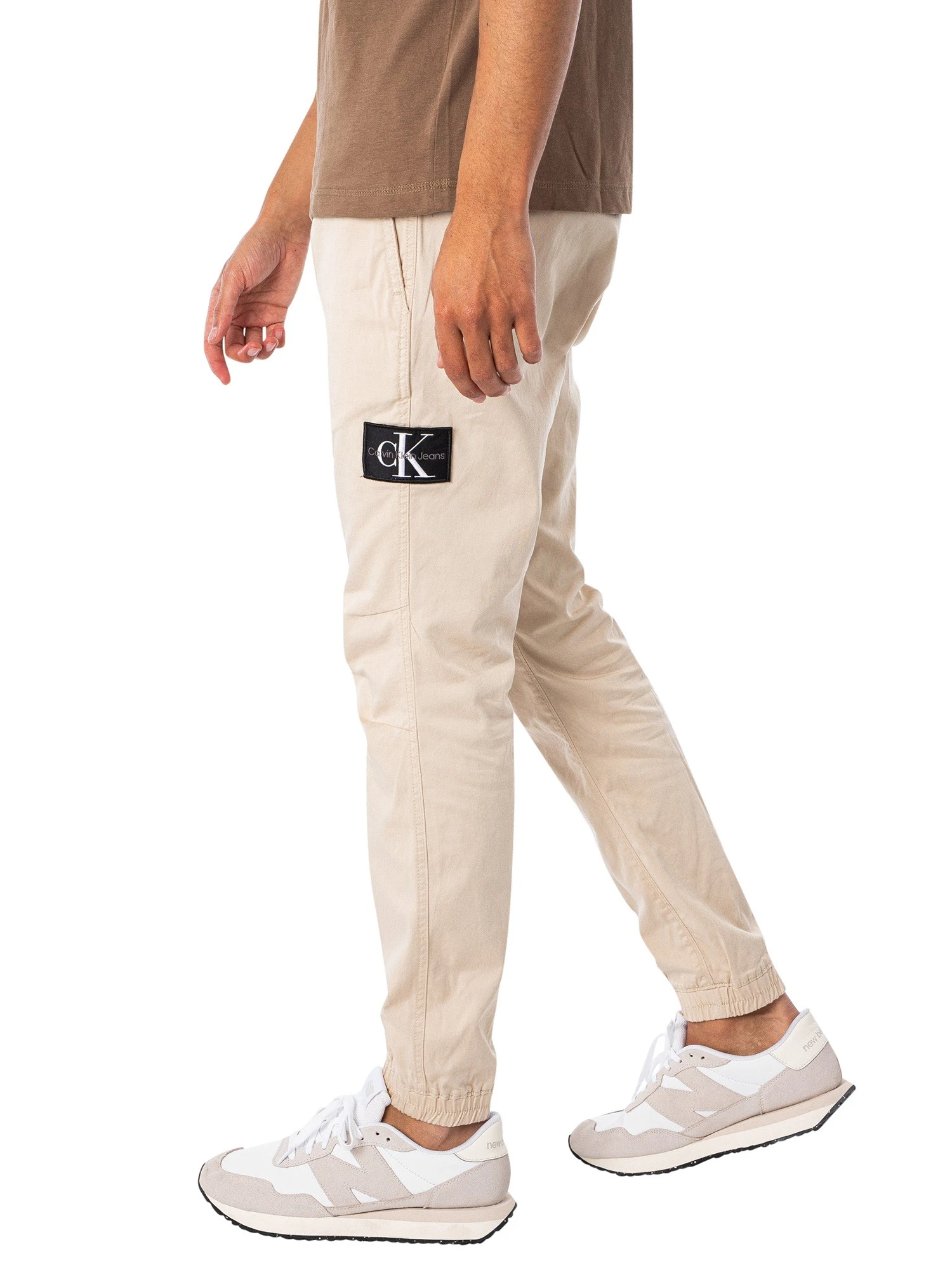 Calvin Klein Jeans Monologo Badge Casual Trousers - Classic Beige 2 Calvin Klein Jeans Monologo Badge Casual Trousers - Classic Beige - Image 2